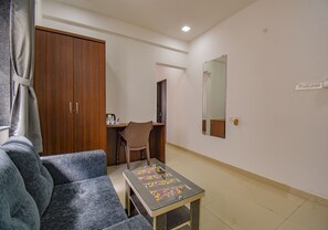 28-Zoll-LCD-Fernseher mit Kabelempfang, Fernseher, Kamin