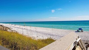 Beach nearby - Playing Hooky! Dog Friendly- 4 Bikes- Heated Pool (Santa Rosa Beach)