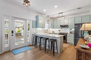 Fridge, microwave, oven, stovetop - Playing Hooky! Dog Friendly- 4 Bikes- Heated Pool (Santa Rosa Beach)