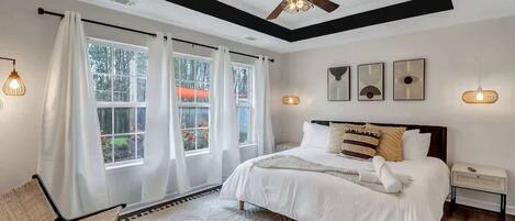 4 slaapkamers, reisbedje, wifi, beddengoed