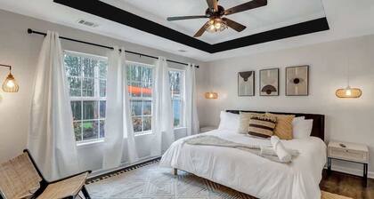 Oasis near Savannah | Lakefront Retreat + Game roo