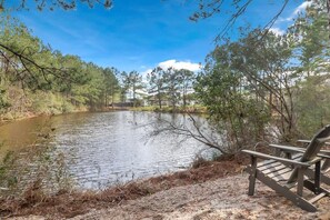 Property grounds - Oasis near Savannah | Lakefront Retreat + Game roo (Pooler)