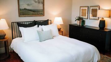 2 habitaciones, tabla de planchar con plancha y cuna de viaje