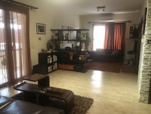 Interior - Lovely 2-bed House in Germasogeia (Limassol)
