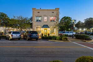 Exterior - Mid Mod | Chic Artistic Loft Downtown Park Circle (North Charleston)