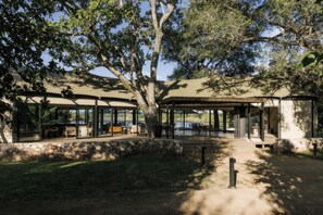 Property entrance - Zambezi Sands By Batoka (Victoria Falls)
