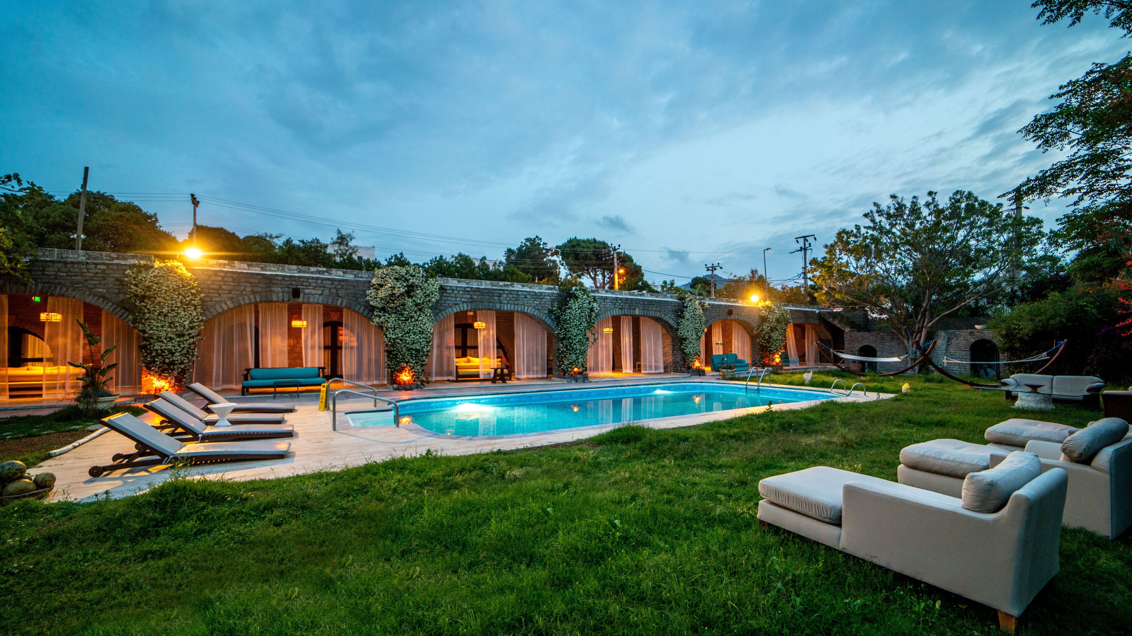 Outdoor pool, sun loungers