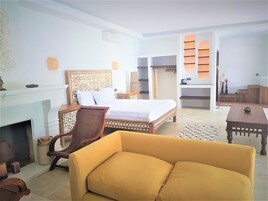 Grand Room, Pool View | Hypo-allergenic bedding, free minibar items, in-room safe