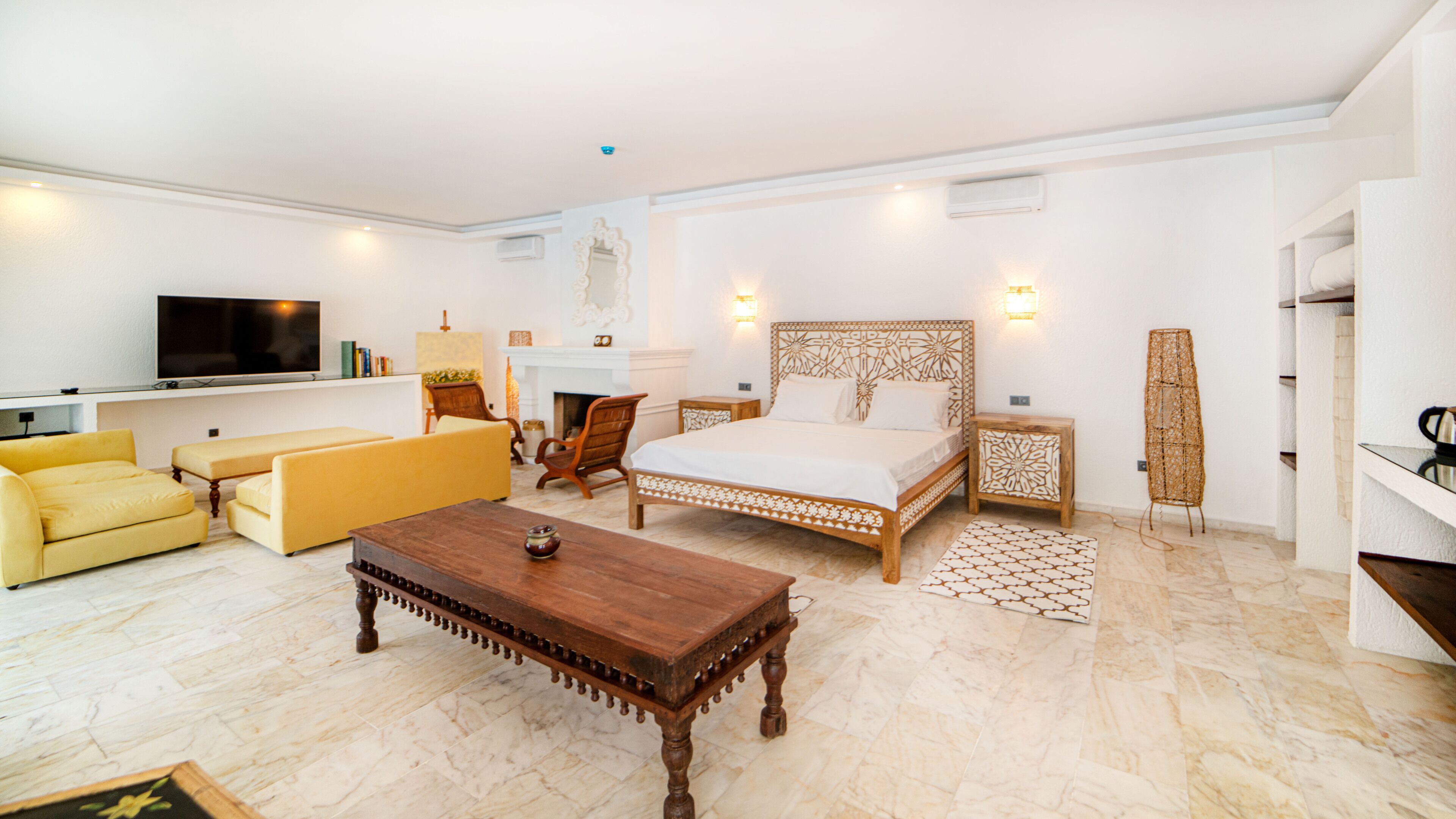 Habitación Grand, vistas a la piscina | Ropa de cama hipoalergénica y minibar (con algunos artículos gratuitos)