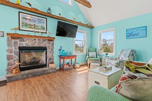 Televisión y chimenea