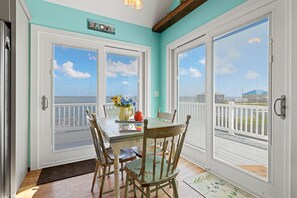 Dining - Ohana 3 Bedroom Home in Walnut Island (Grandy)