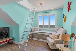 Televisión y chimenea