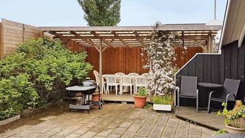 House | Outdoor dining