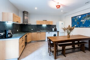 Micro-ondes, plaque de cuisson, lave-vaisselle