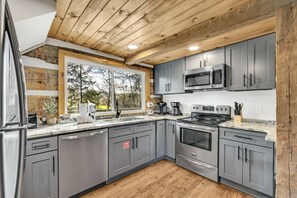 Fridge, microwave, dishwasher, coffee/tea maker - Bear Creek Cabin, Hot Tub, WIFI, Free Tickets, Cozy Cabin Retreat in the Smokies (Sevierville)