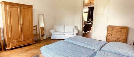 2 habitaciones, cuna de viaje y wifi gratis