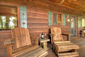 Terrace/patio - Misty Ridge - Where pets are pampered amidst stunning mountain panoramas, with outdoor fireplace, hot tub, firepit, pool table, and WiFi (Ellijay)