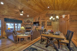 Interior - Summit Venture:, gorgeous pet-friendly escape with breathtaking mountain views, firepit, hot tub, WiFi, and scenic hiking trails (Ellijay)