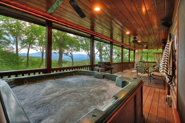 Terrace/patio - Summit Venture:, gorgeous pet-friendly escape with breathtaking mountain views, firepit, hot tub, WiFi, and scenic hiking trails (Ellijay)