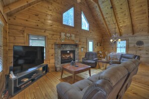 Televisión, chimenea y futbolito 