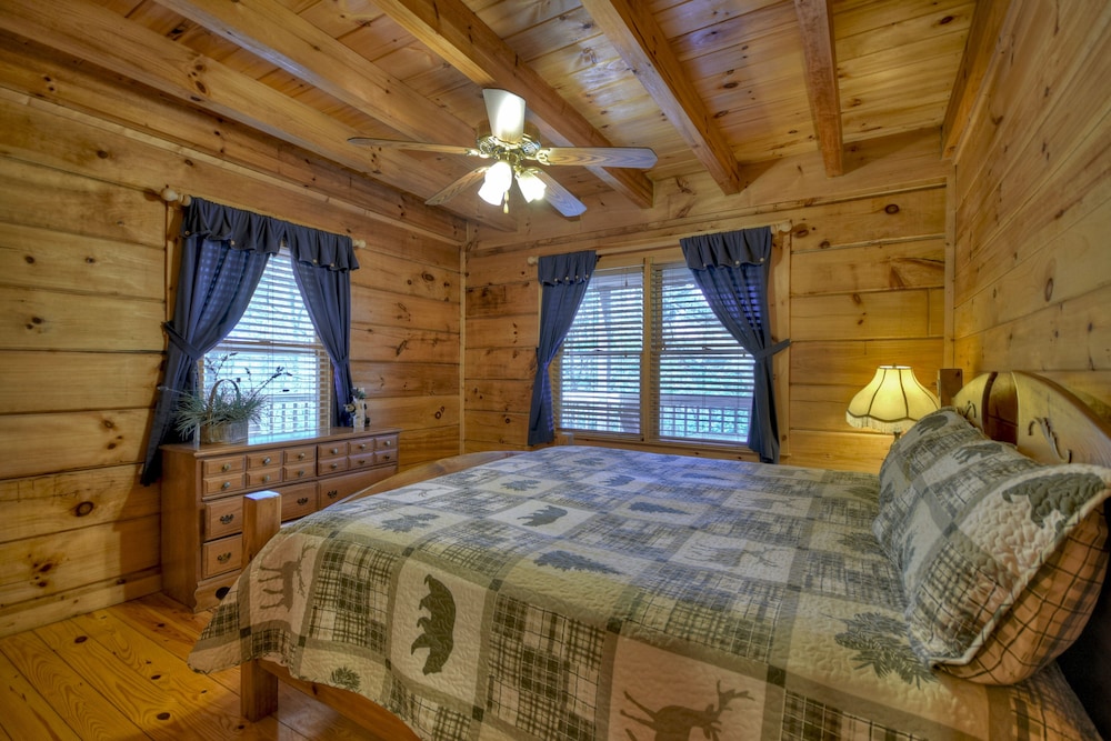 Experience Seclusion at Hideaway Mountain, a Petfriendly escape with