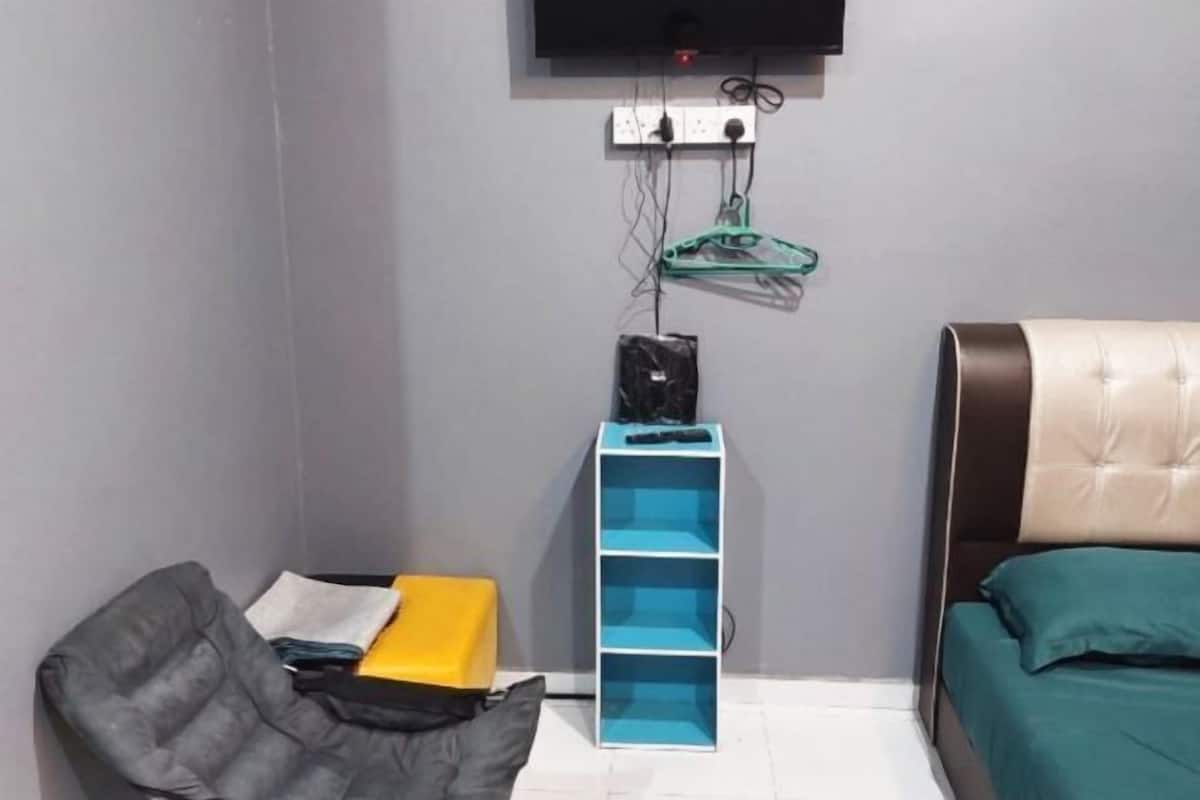 1 bedroom, iron/ironing board, free WiFi, bed sheets