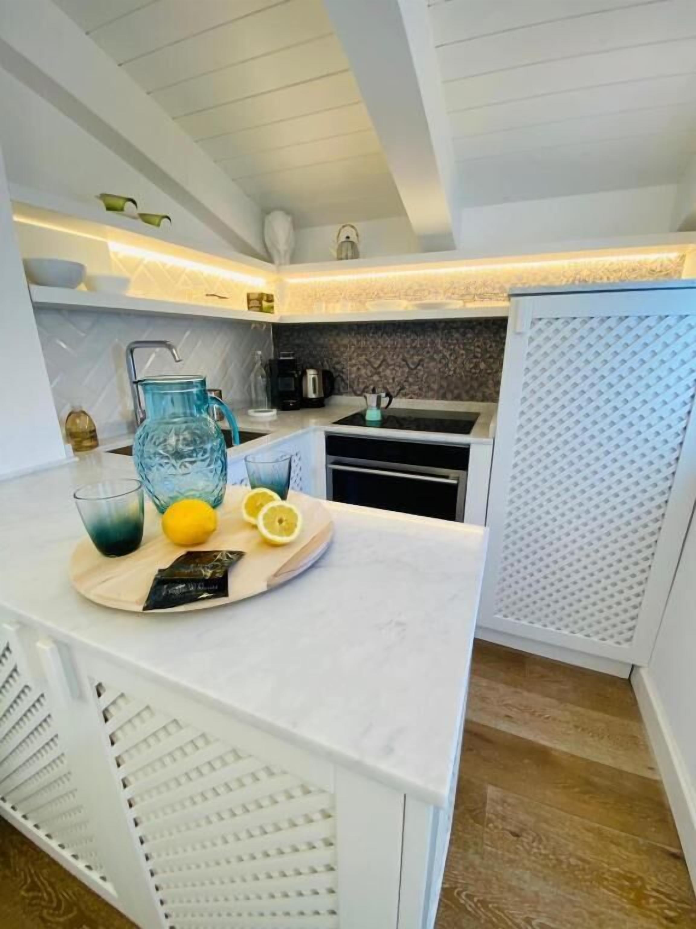 大冰箱、烤箱、炉灶、咖啡研磨机