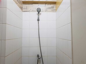 Deluxe Double Room | Bathroom