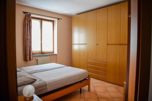 3 camere, ferro/asse da stiro, Wi-Fi gratuito, lenzuola