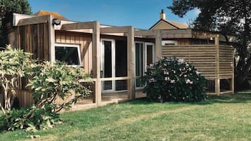 Cottage, 1 Queen Bed | Exterior