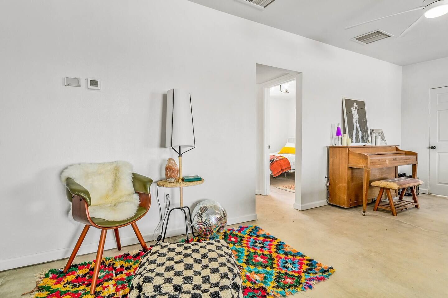 2 bedrooms, iron/ironing board, travel cot, free WiFi