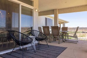 Outdoor dining - Las Palmas Resort #2114 | All-Inclusive Amenities (Saint George)