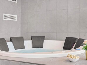House | Spa treatment