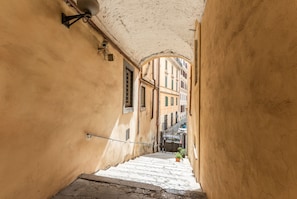 Interni