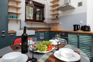 Hus, 1 soverom, terrasse, ved stranden | Eget kjøkken | Oppvaskmaskin, kaffetrakter/tekoker, vannkoker og brødrister