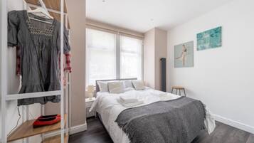 3 chambres, bureau, Wi-Fi gratuit, draps fournis