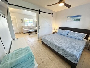 1 bedroom, iron/ironing board, free WiFi, bed sheets - Private 1/1 Poolside Cottage! BBQ Grills, Near Beach & More! (Fort Myers)