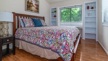 4 bedrooms, iron/ironing board, free WiFi, bed sheets