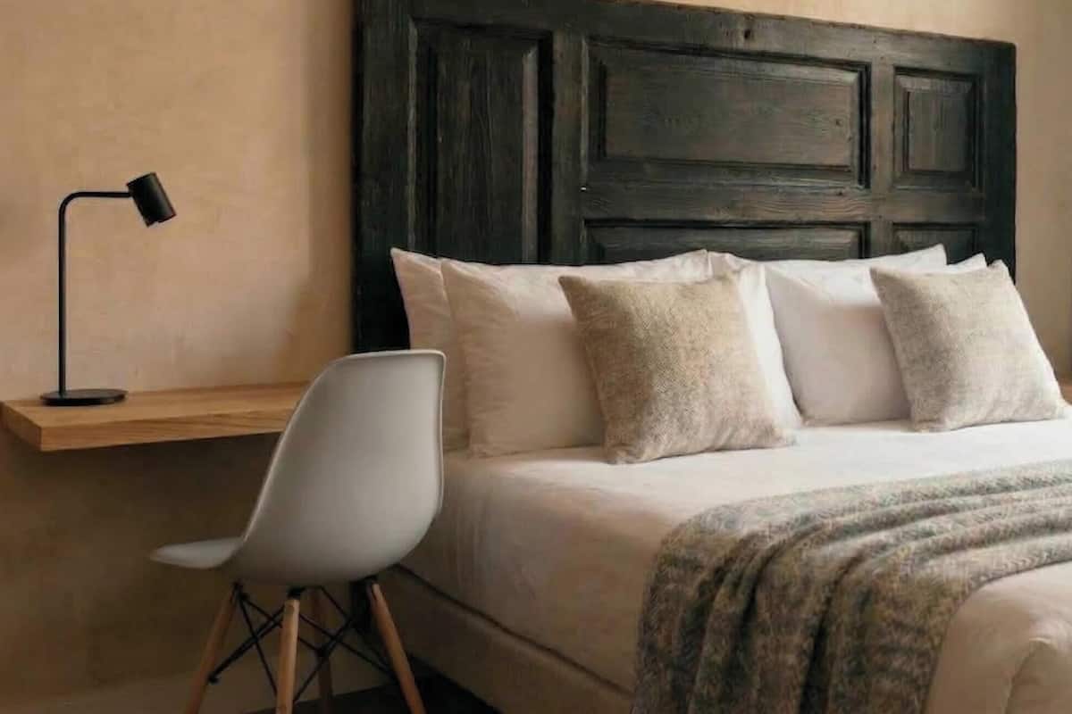 Basic Double Room | Free WiFi, bed sheets