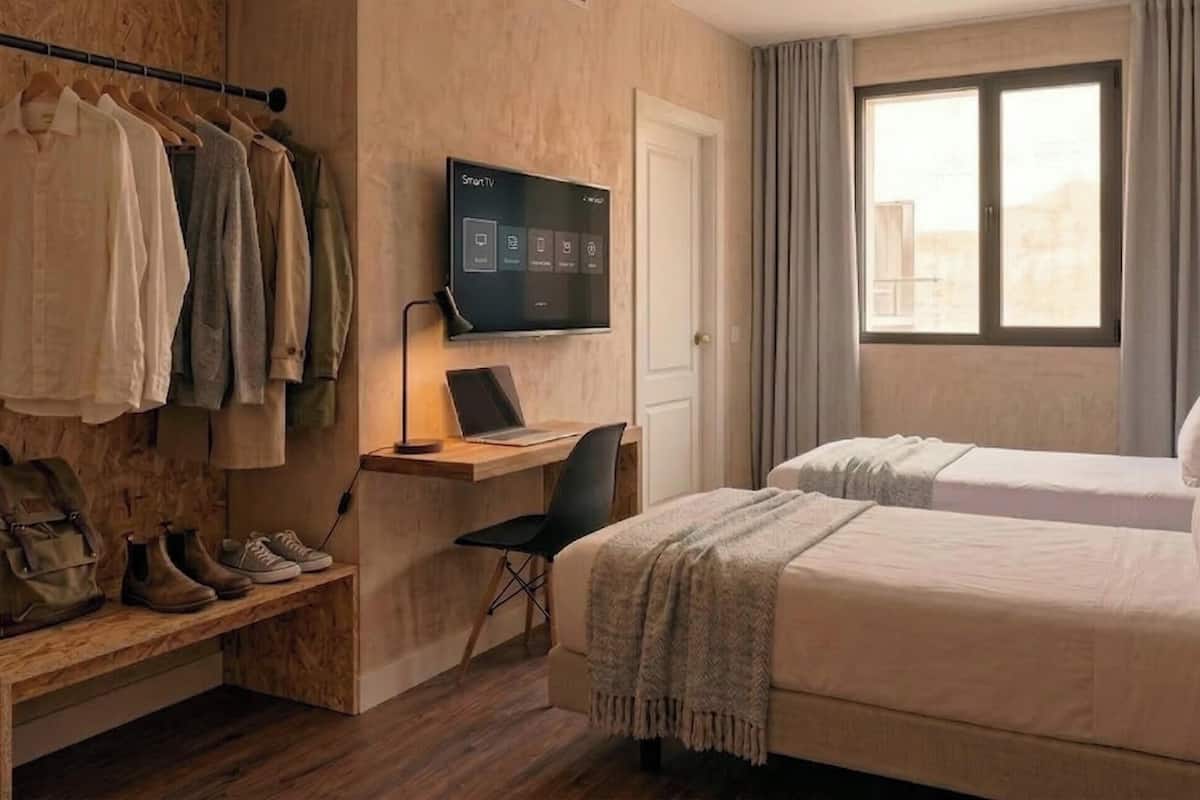 Basic Twin Room | Free WiFi, bed sheets