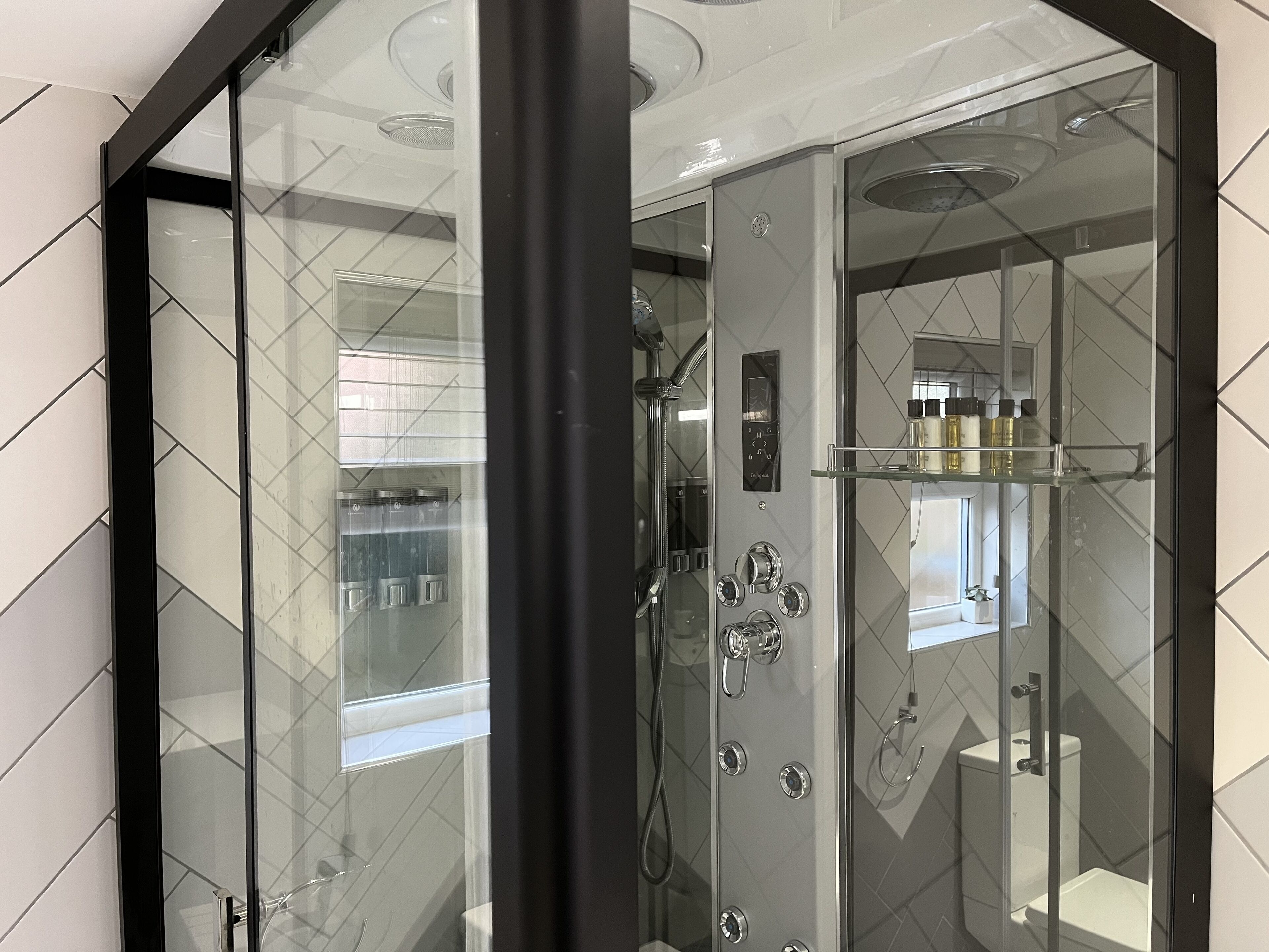 Studio | Bathroom