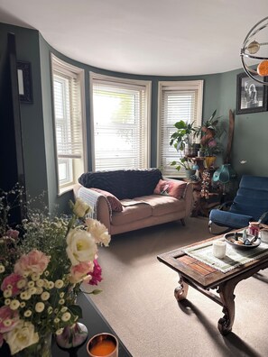 Unclassified image, 2 of 18, button - Beach/Town Apartment - The Boho  a 4 minute walk to the beach & town. Sleeps 5 (Bournemouth)