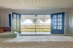 4 bedrooms, in-room safe, desk, iron/ironing board