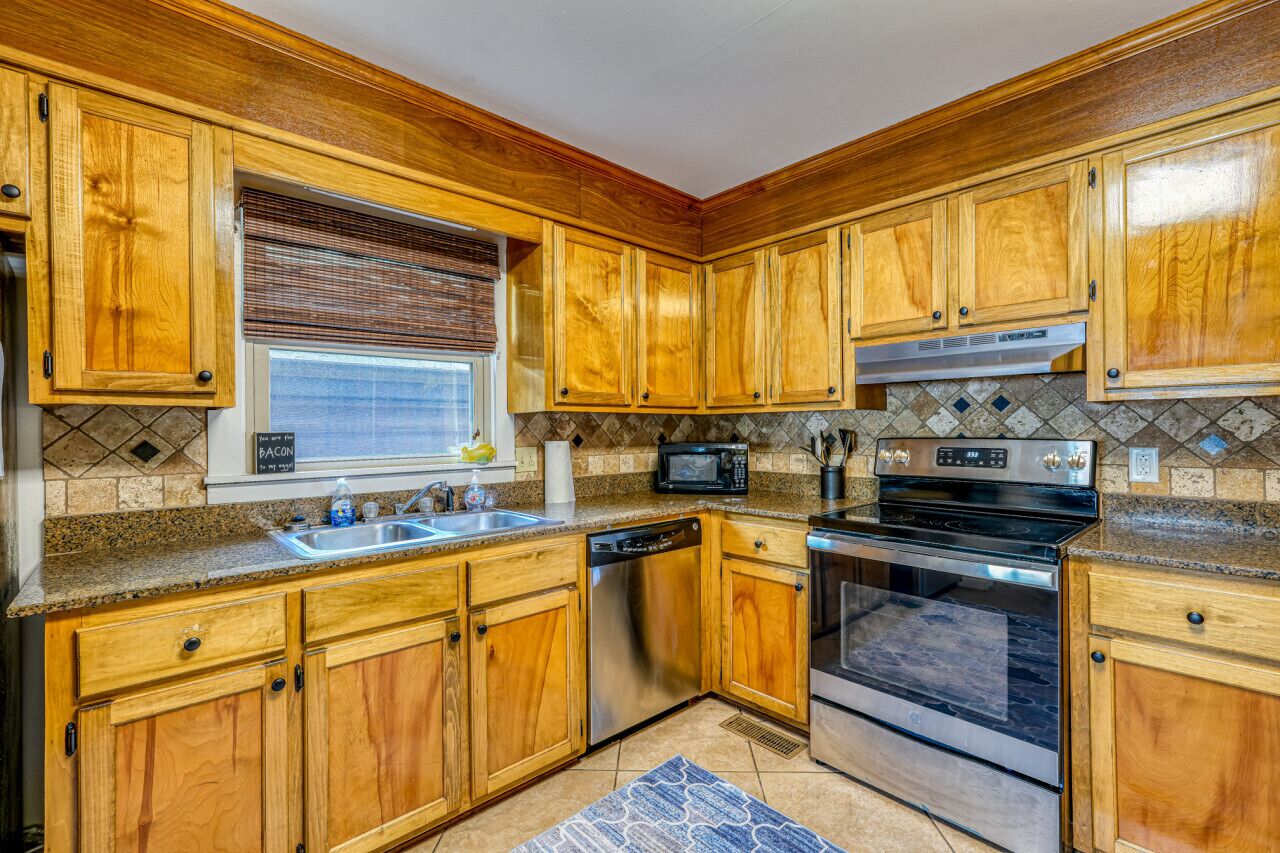 Microwave, oven, stovetop, dishwasher