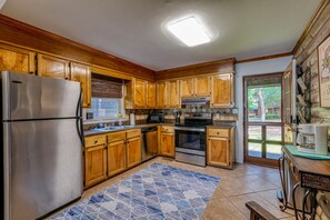 Microwave, oven, stovetop, dishwasher