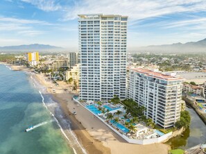 Overlooking the coast, this hotel offers stunning views and easy access to the beach and marina.