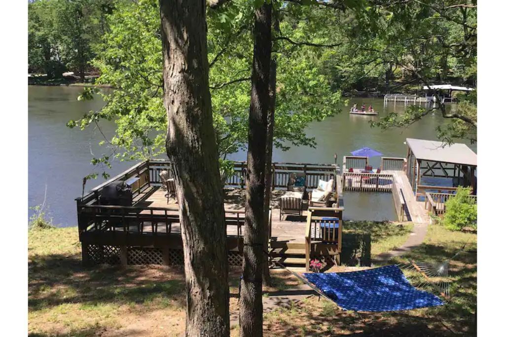 Charming lakefront home