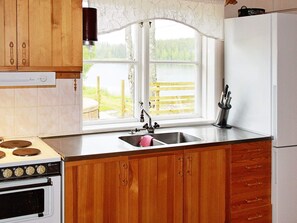 House | Private kitchen - 7 Person Holiday Home in Skyllberg (Skyllberg)