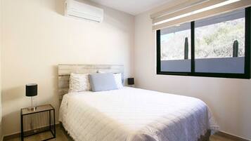 Desk, WiFi (free), bed sheets