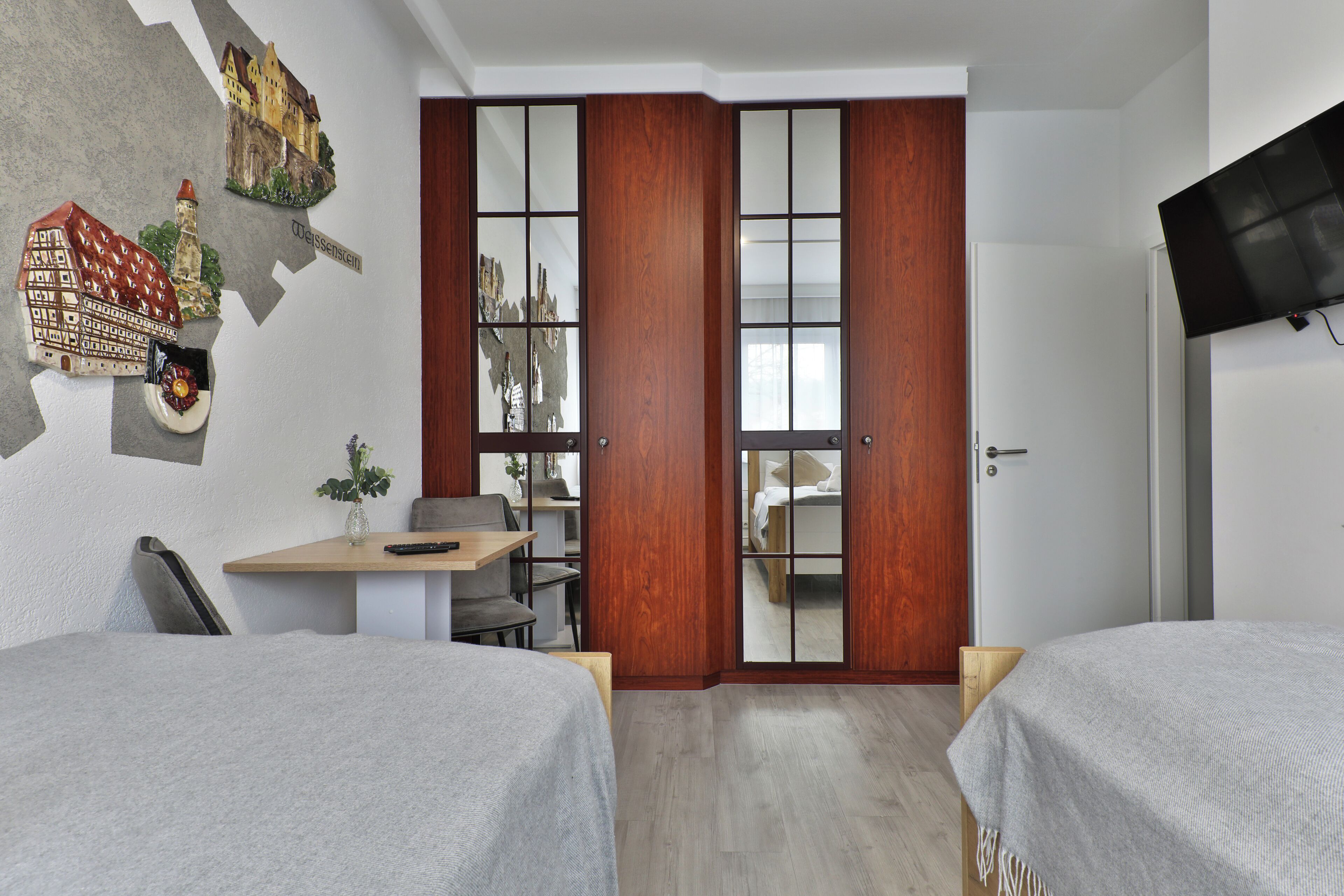 4 bedrooms, desk, iron/ironing board, travel cot